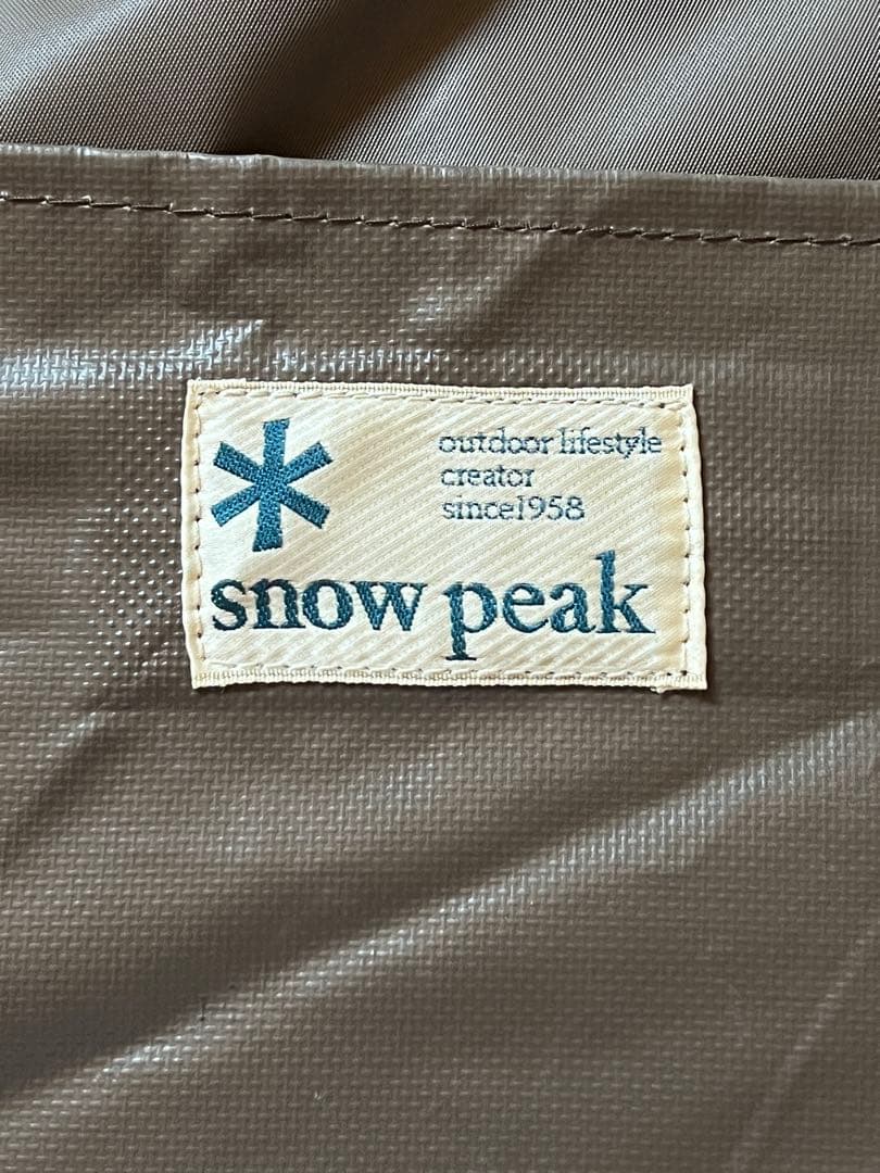 スノーピークTM-125リビングシート１枚TM-130フロアマットハーフ２枚です