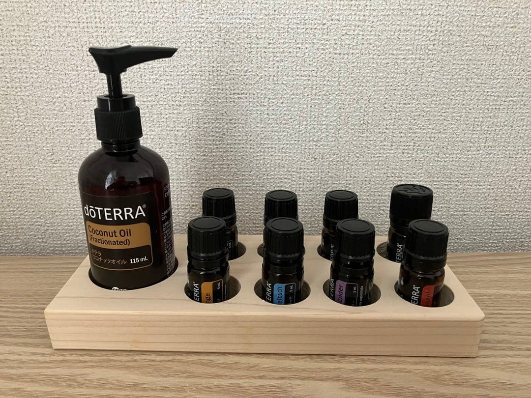 檜のアロマオイルスタンド付き！ ドテラ　アロマタッチキット