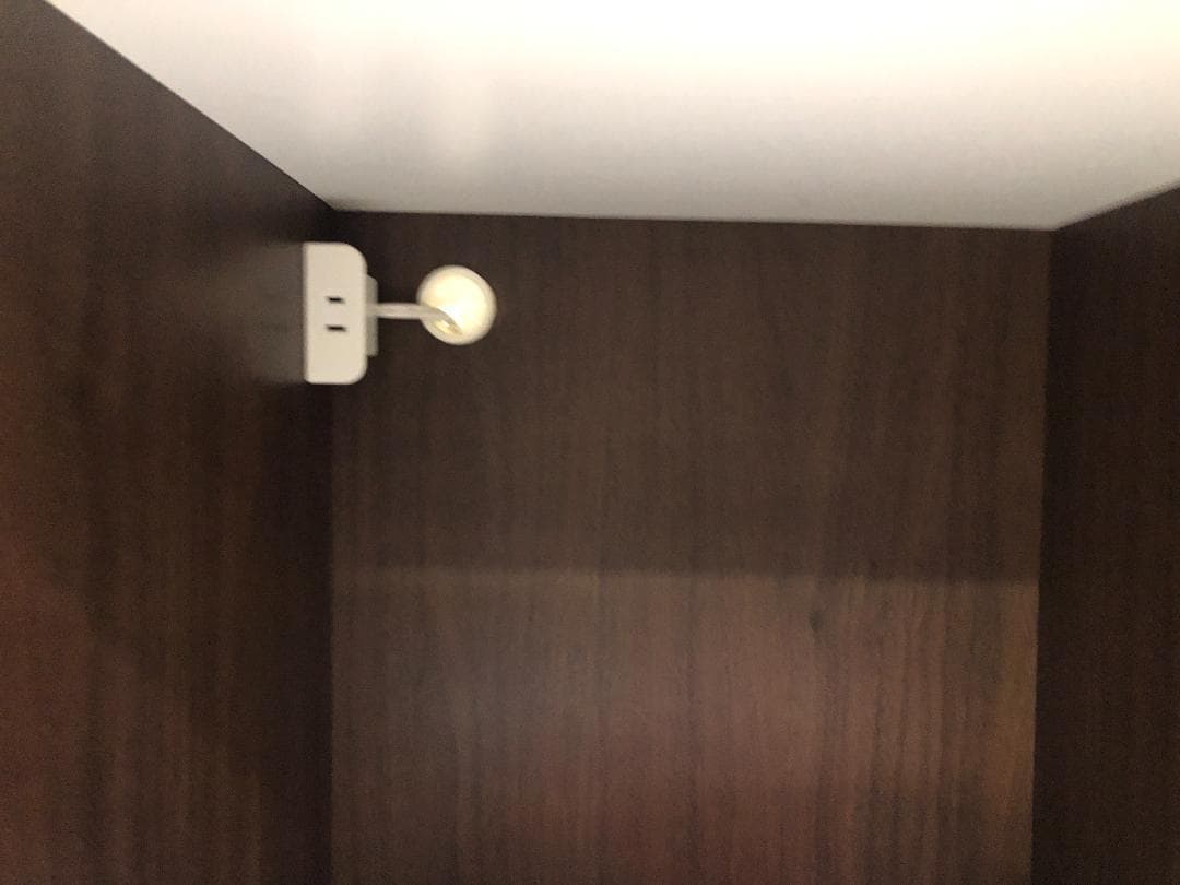 美品 食器棚 幅90cm キッチンボード コンセント付 88106-2-01