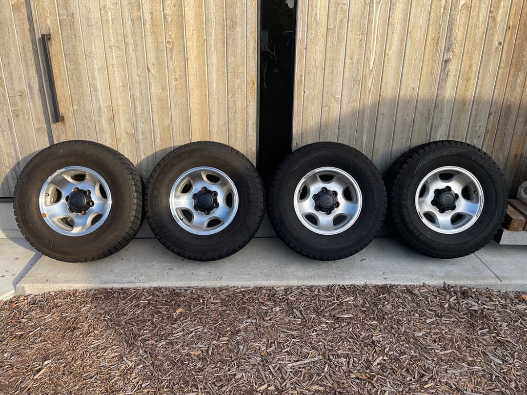 【天優さま専用】 【送料込み】 ランクル80　純正ホイール　スタッドレス