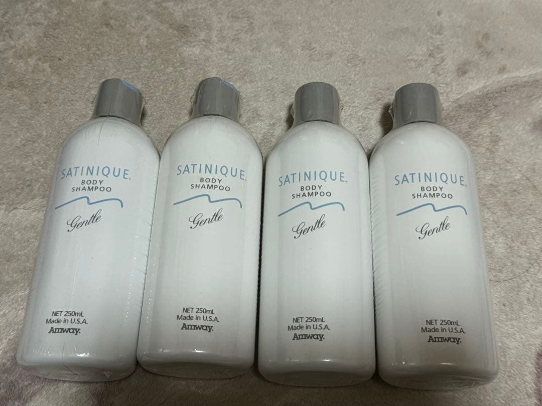 Toscaくん⭐️アムウェイ サテニーク ボディシャンプー