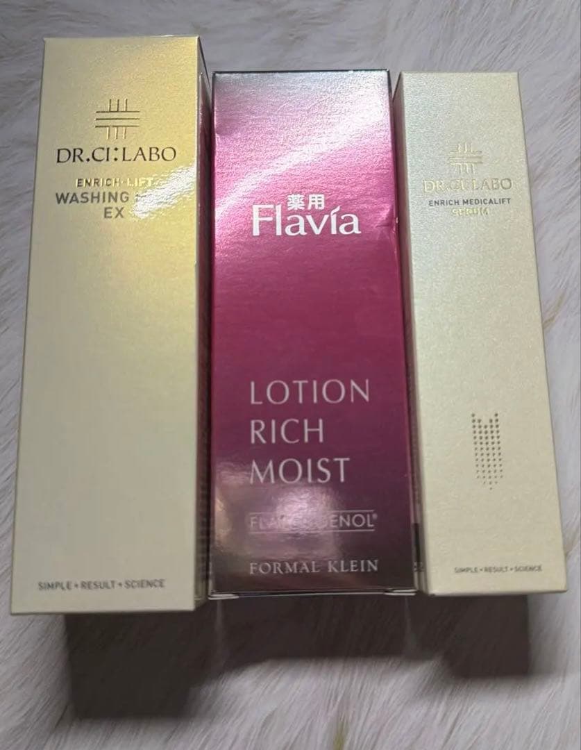 洗顔ミルク、保湿化粧水、美容液、3点セット