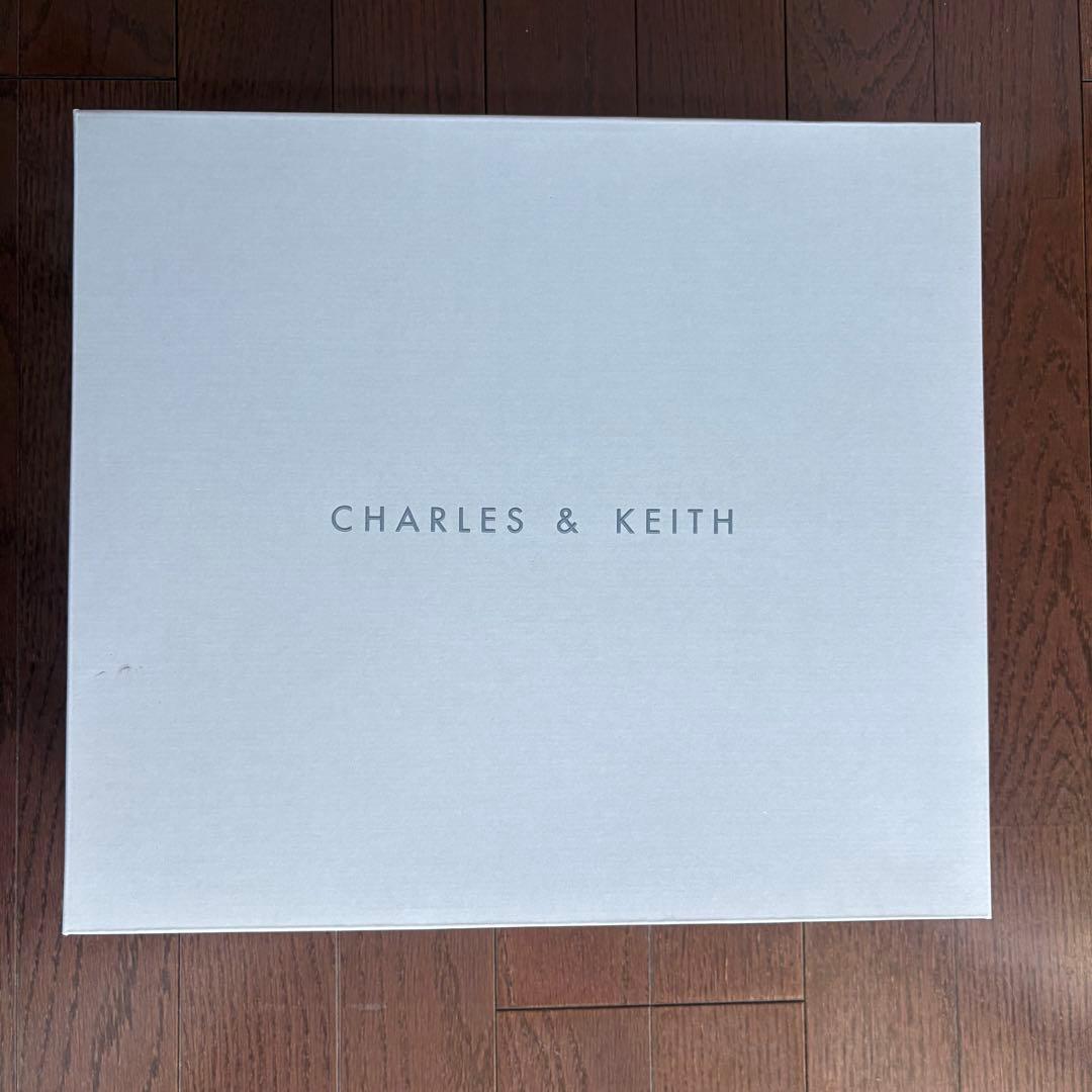 美品　CHARLES & KEITH サイドジップ アンクルブーツ
