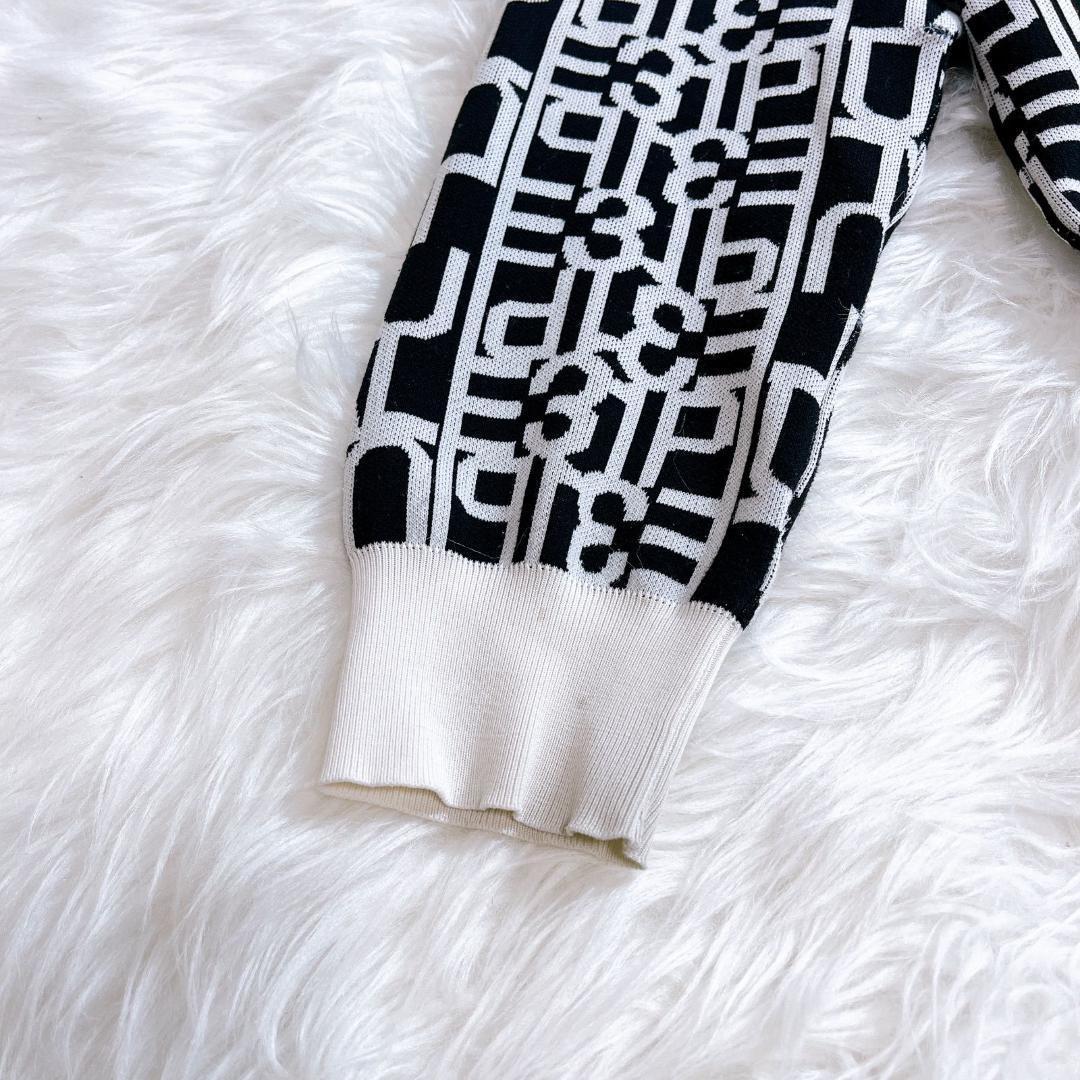 1piu1uguale3 GOLF SNEED JACK ロゴ総柄Vネックニット