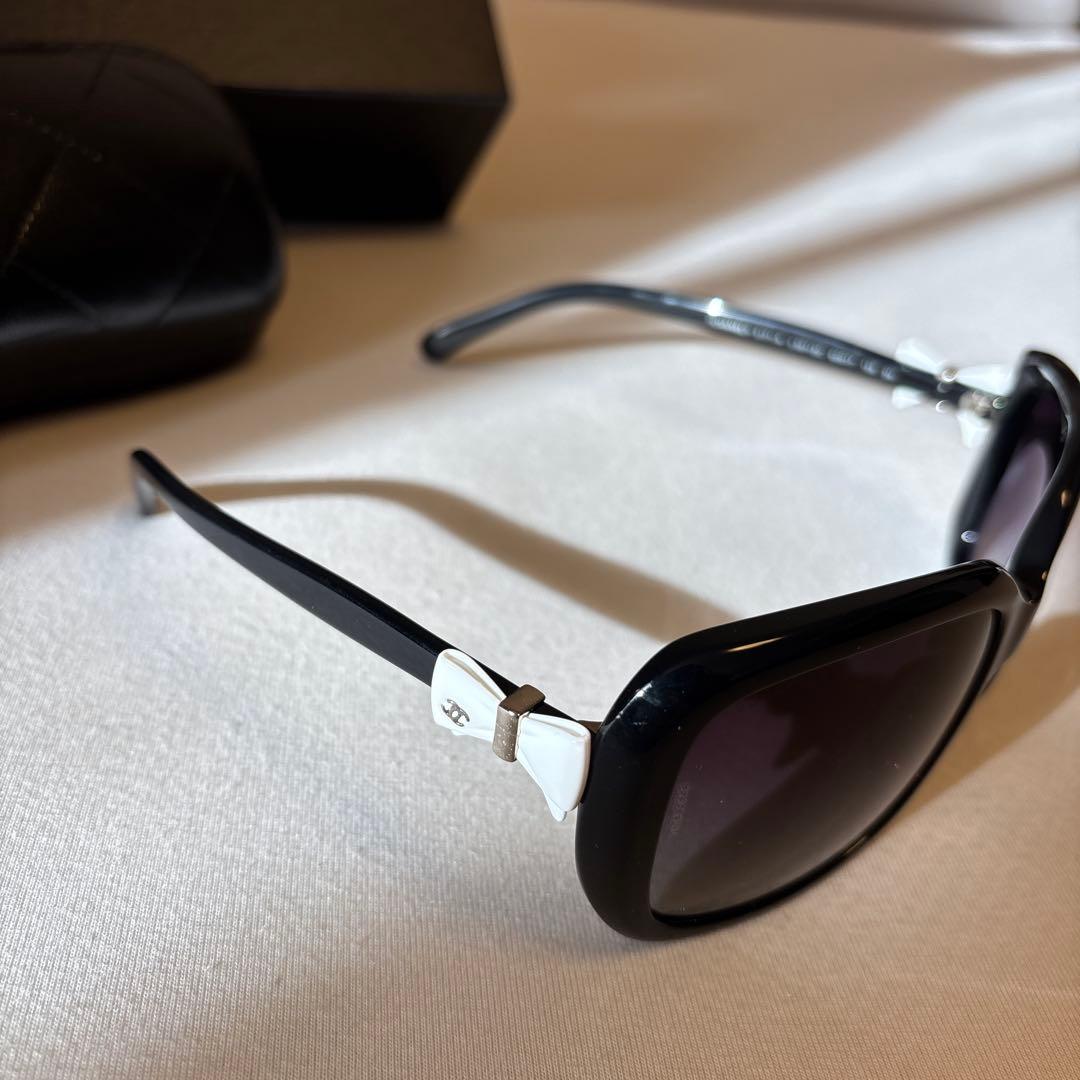 Chanel CH 5174 ブラックサングラス ケース付き