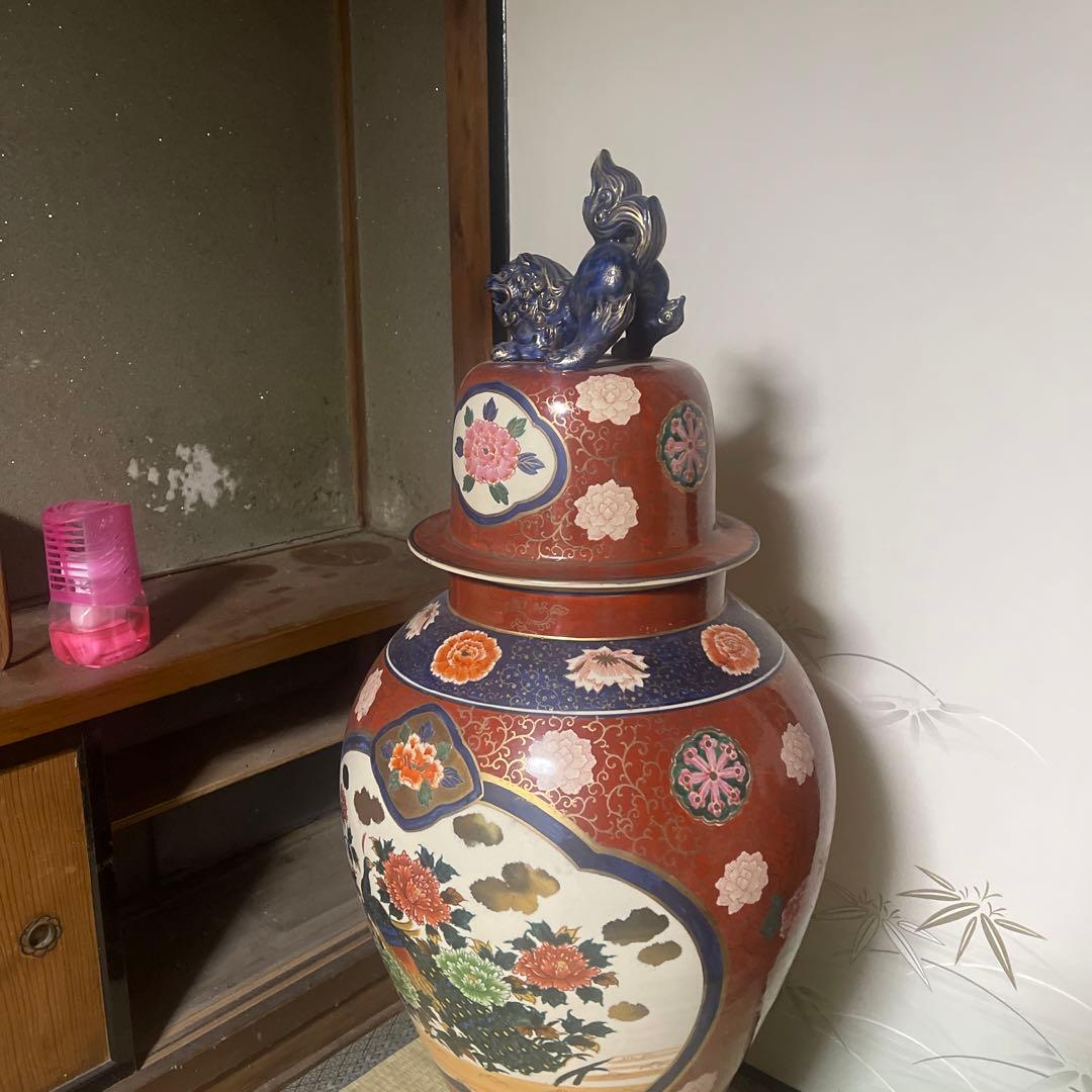 大型陶器花瓶 赤地 花模様 青い獅子　３段壺