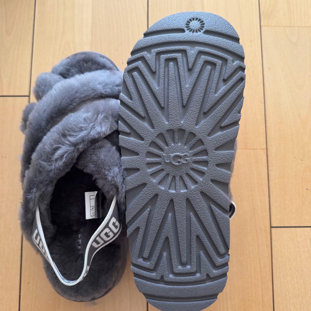UGG W DISCO CROSS SLIDE アグ ボアサンダル グレー