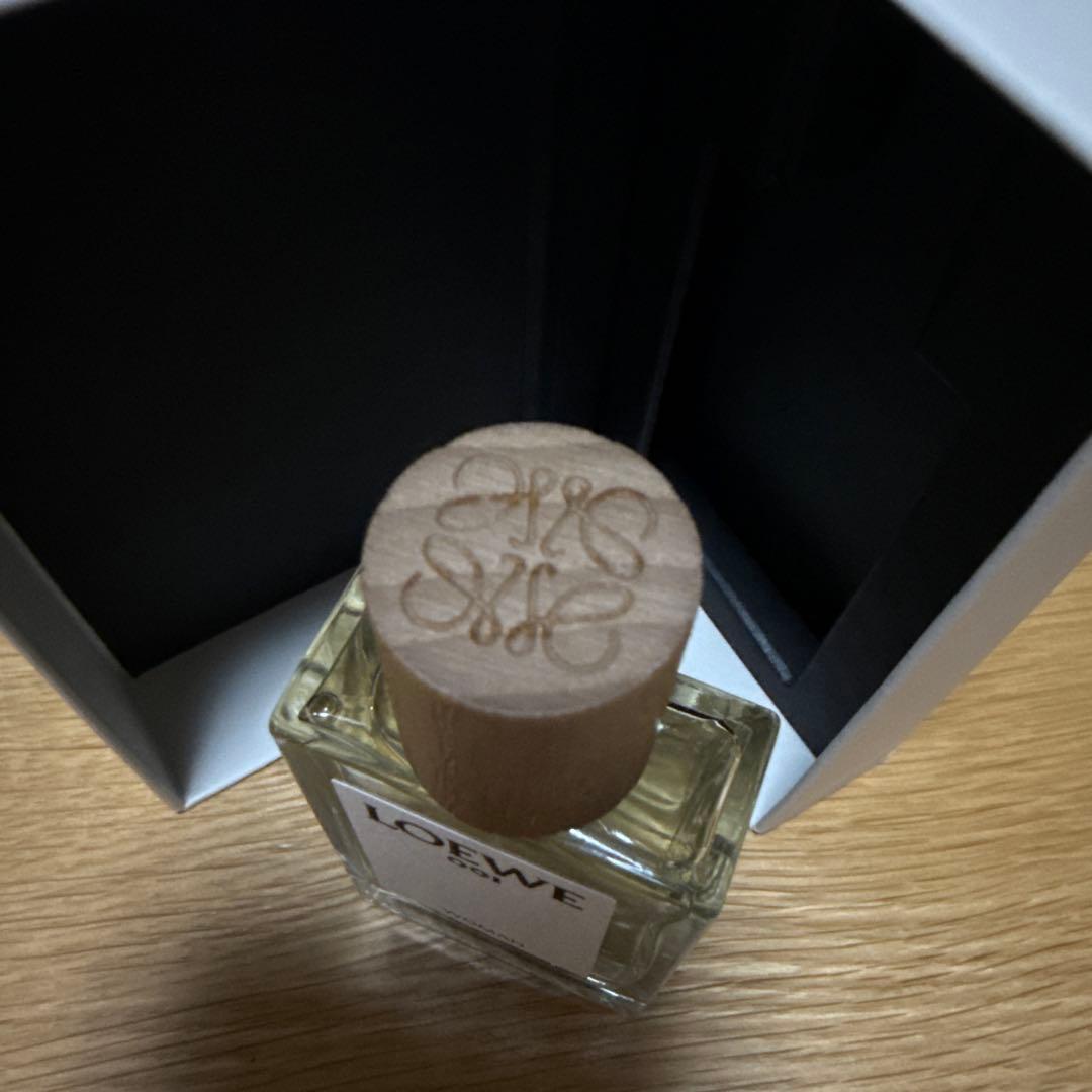 ロエベ 001 ウーマン オードゥパルファン 30ml