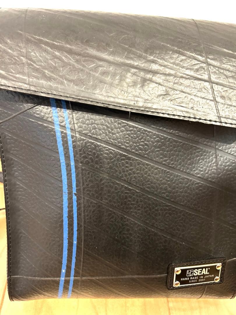 EJ SEAL ブラック/ブルー ショルダーバッグ