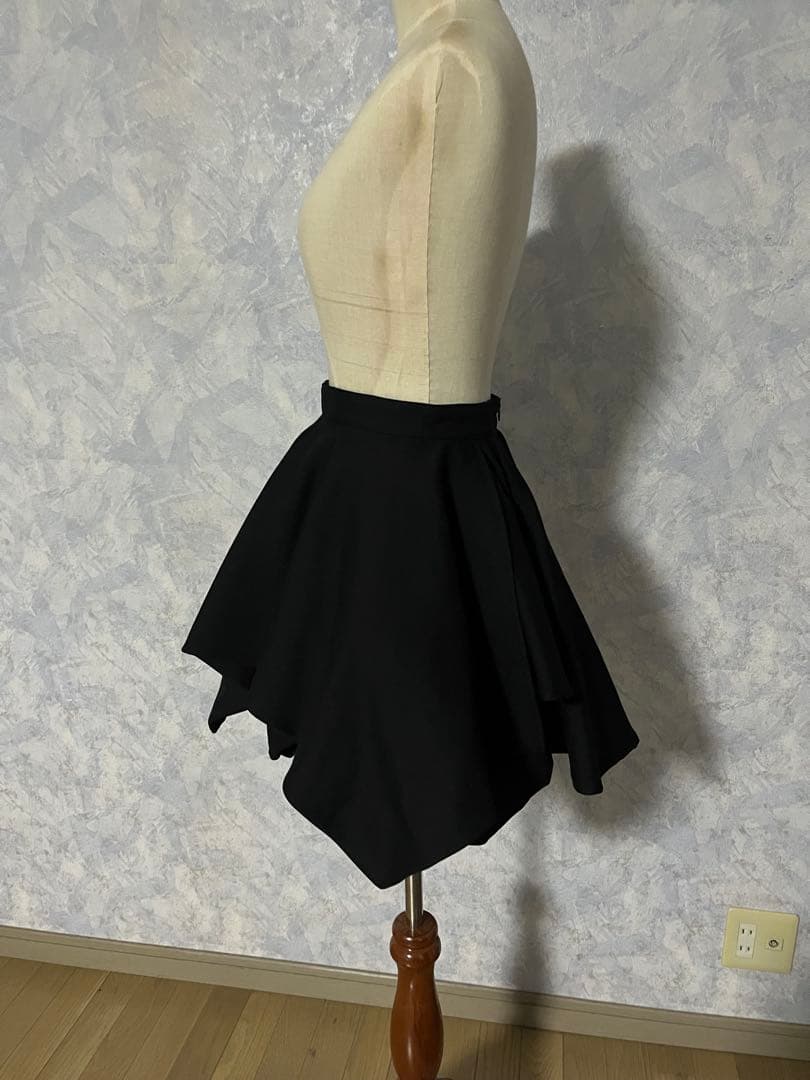 alice auaa アシンメトリー ブラック フレアスカート