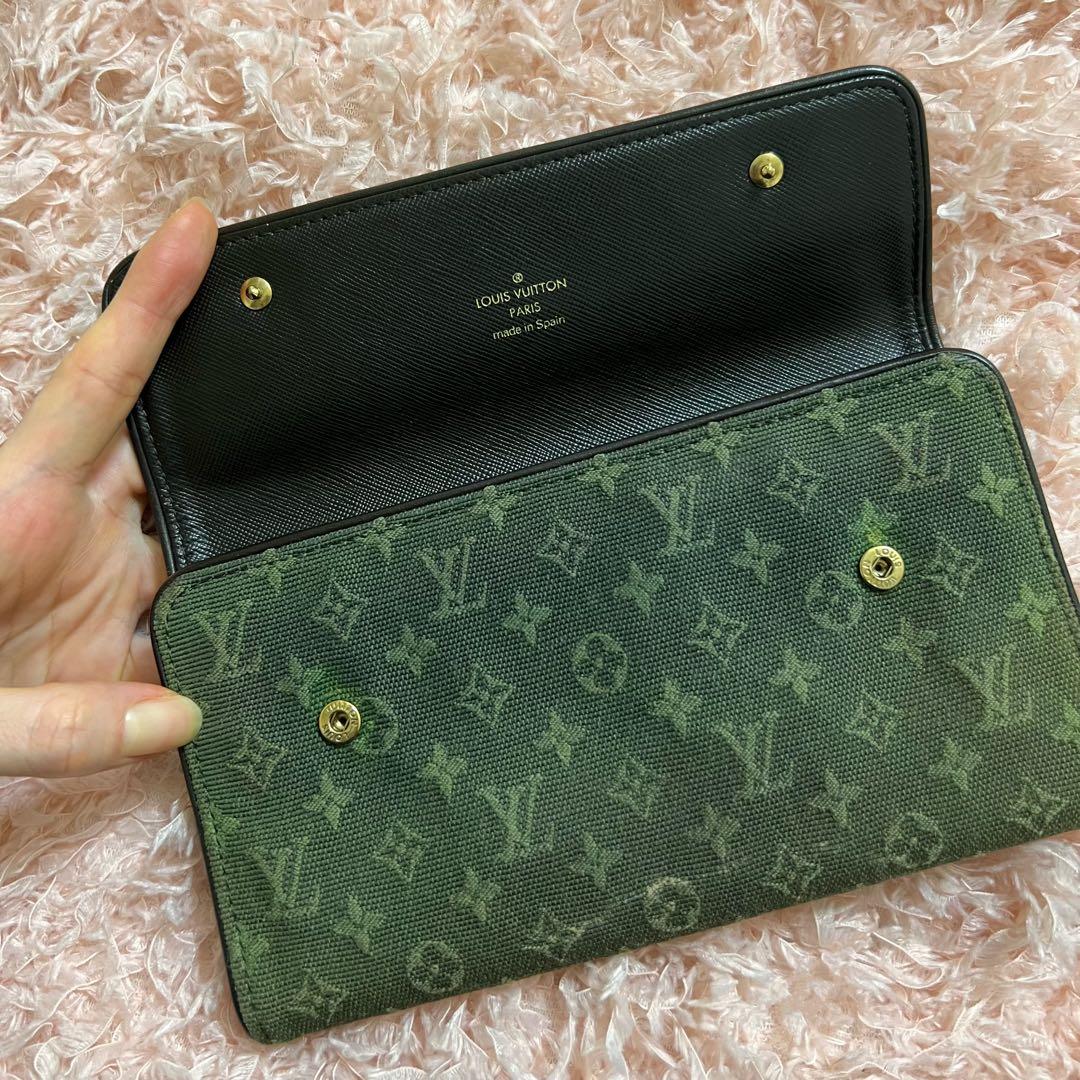 ルイヴィトン　財布　ポルトトレゾール　インターナショナル モノグラム　カーキ