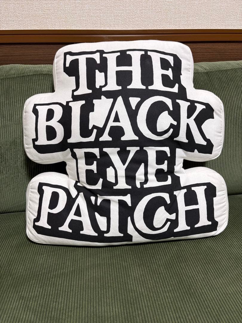 black eye patch 　 クッション　OGLabel