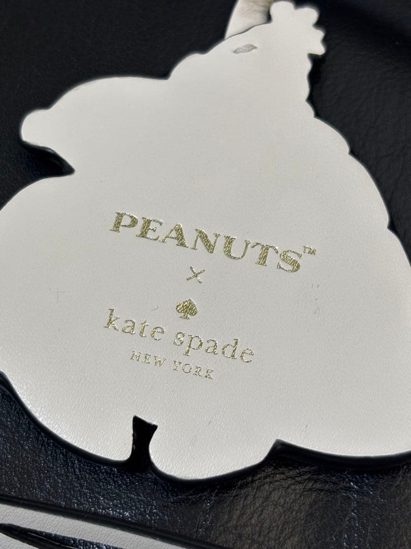 kate spade ピーナッツ パファー キーフォブ スヌーピー チャーム