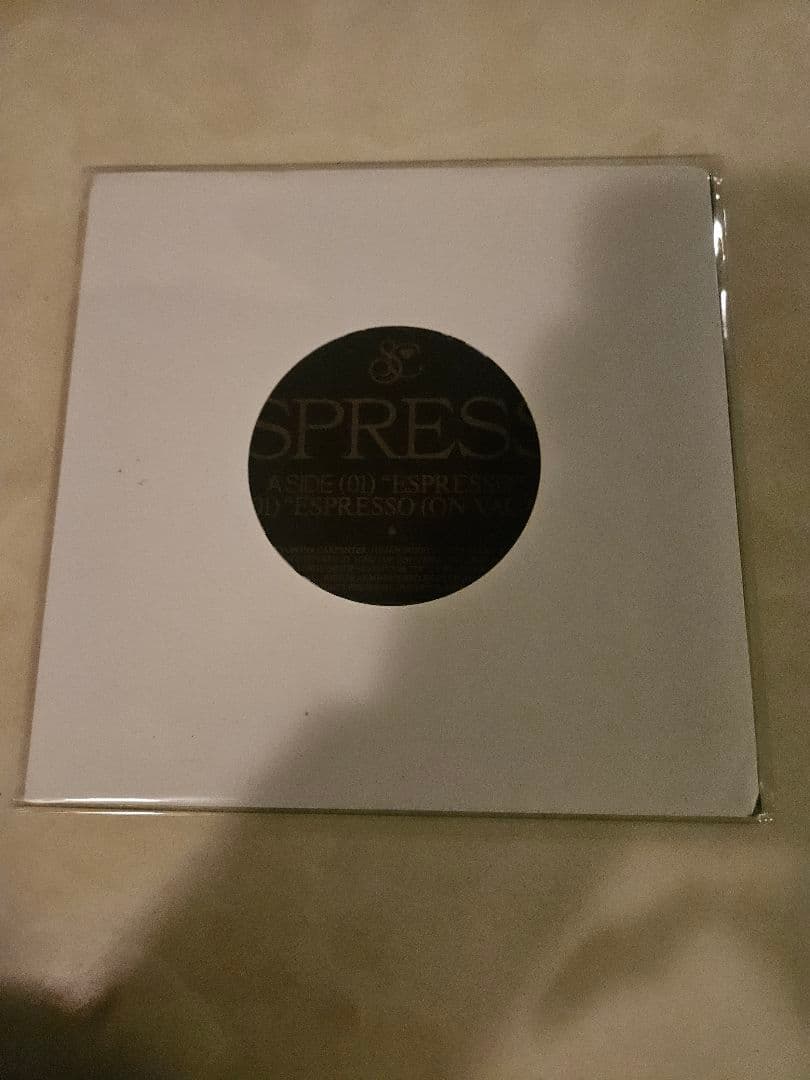 Sabrina Carpenter　ESPRESSO 7インチ