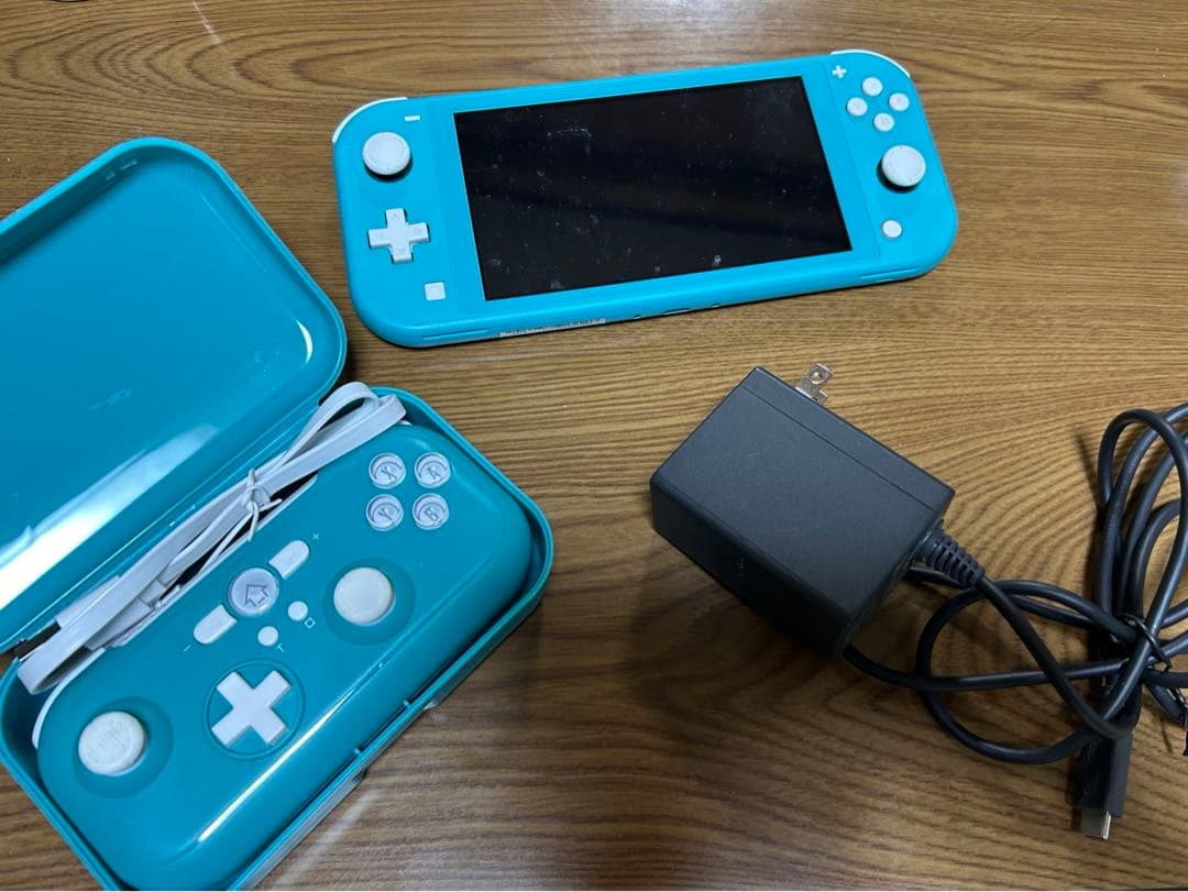 Switch Lite 本体 ジャンク品　　充電器、コントローラー付き