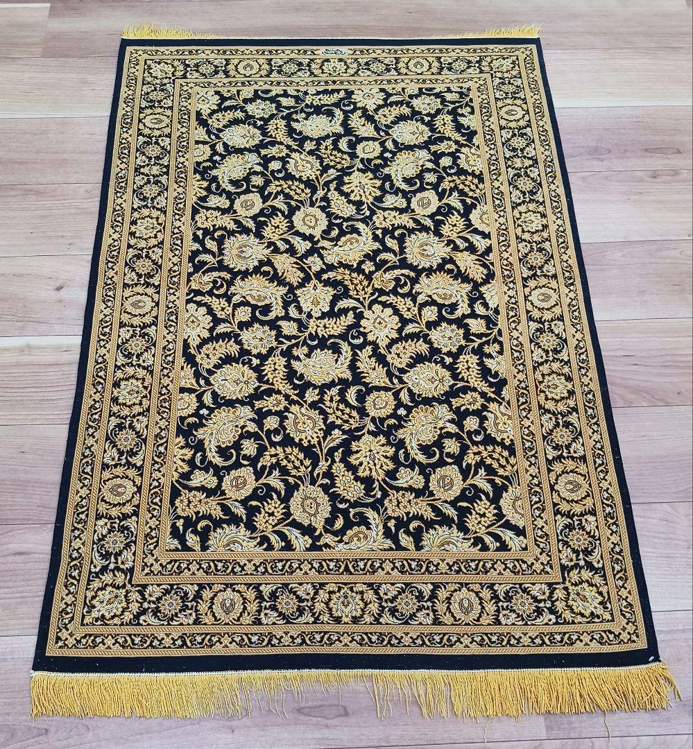 Y2702 ペルシャ絨毯 クム産 ラザヴィ工房 シルク100% 手織り　ma