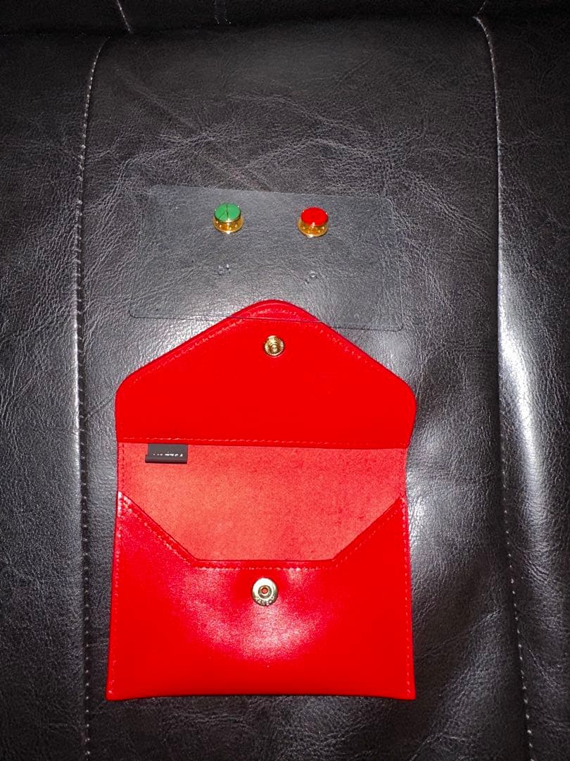 正規品⭐︎peaceminusoneピンバッジ赤緑➕レザーケース赤G-DRAGON