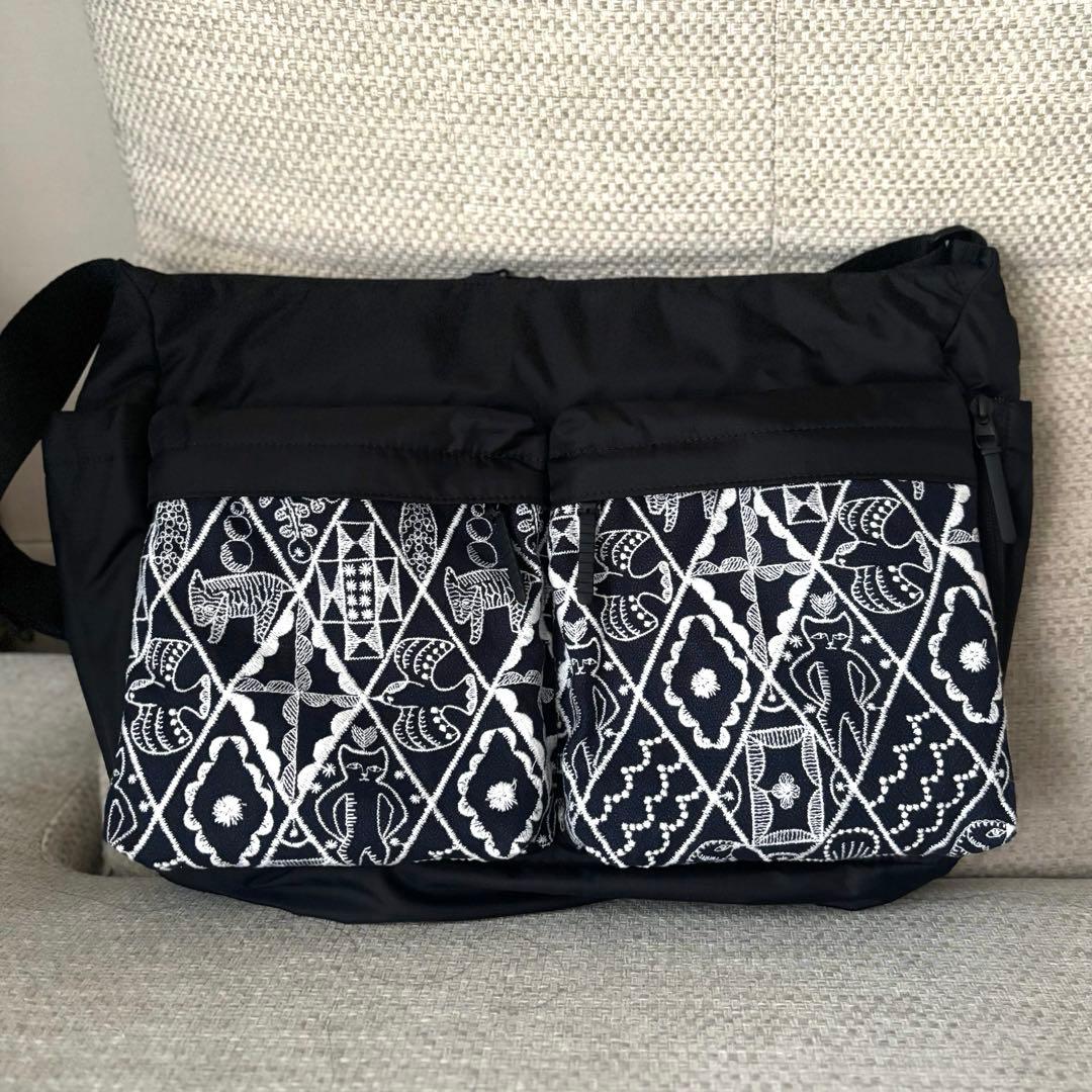 大きなポケットのショルダーバッグ　mina perhonen ミナペルホネン