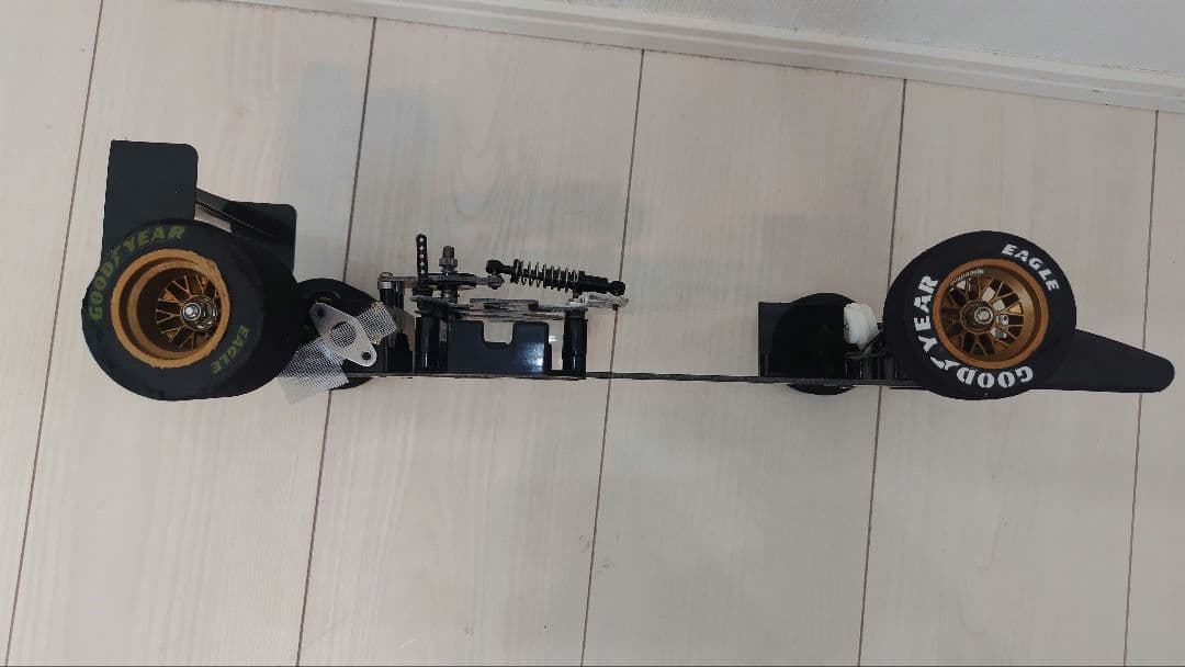 タミヤF103シャーシ