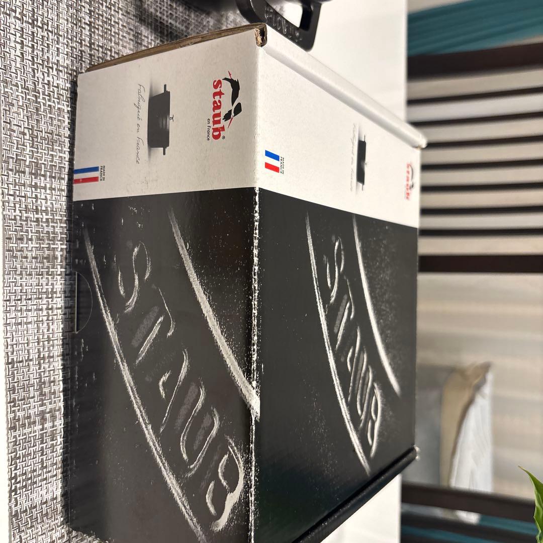 ストウブ（STAUB）のピコ・ココット ラウンド 18cm