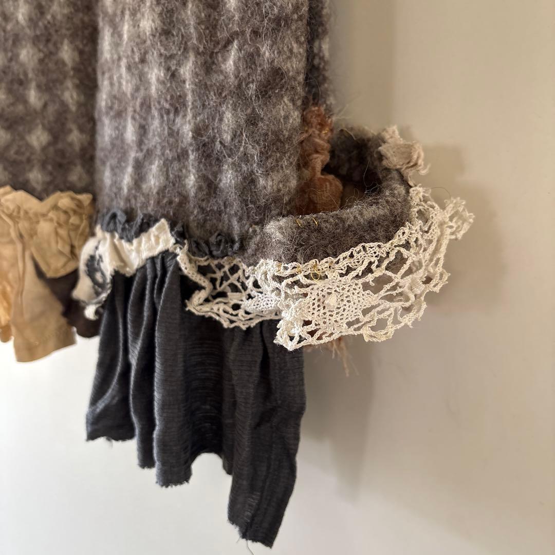 aratama アラタマさんのチェック柄ニットフリルベスト