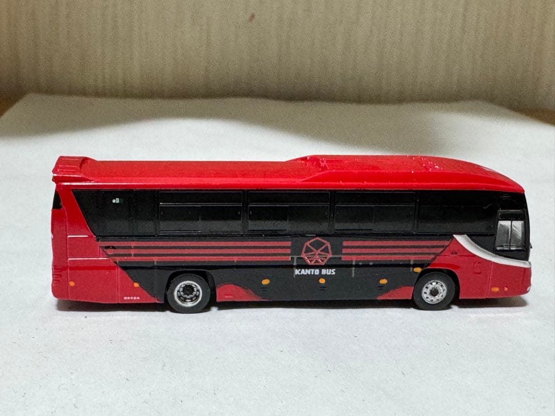 hagachan出品バスコレ改造品新型ガーラ関東自動車バス新貸切カラー