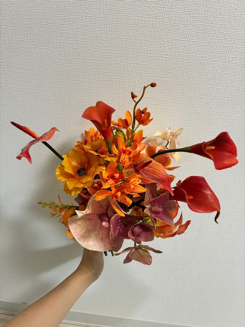 【引越しのため今月処分】オレンジ赤色プリザーブドフラワーブーケ　ブートニア