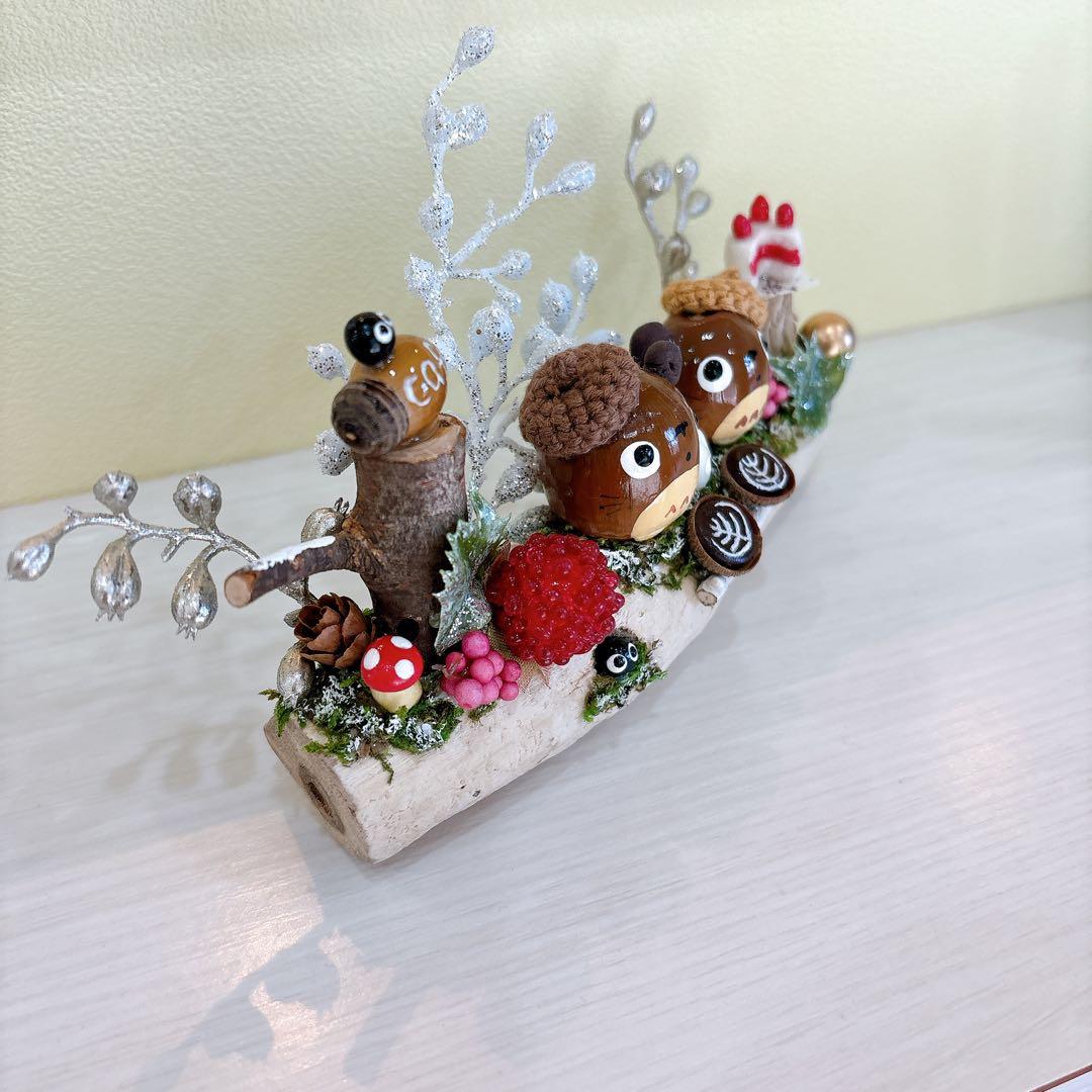 どんぐりアート　流木　オブジェ　壁掛け　クリスマス　木の実