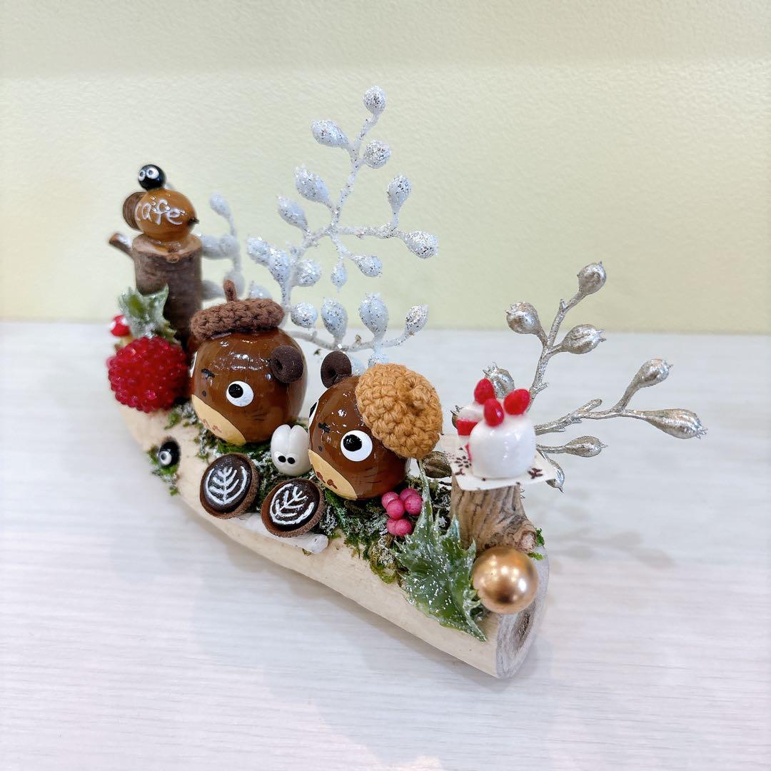 どんぐりアート　流木　オブジェ　壁掛け　クリスマス　木の実