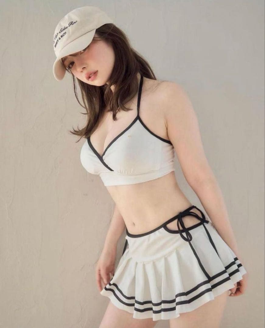 R❣️ Andmary Coco pleats swimwear White