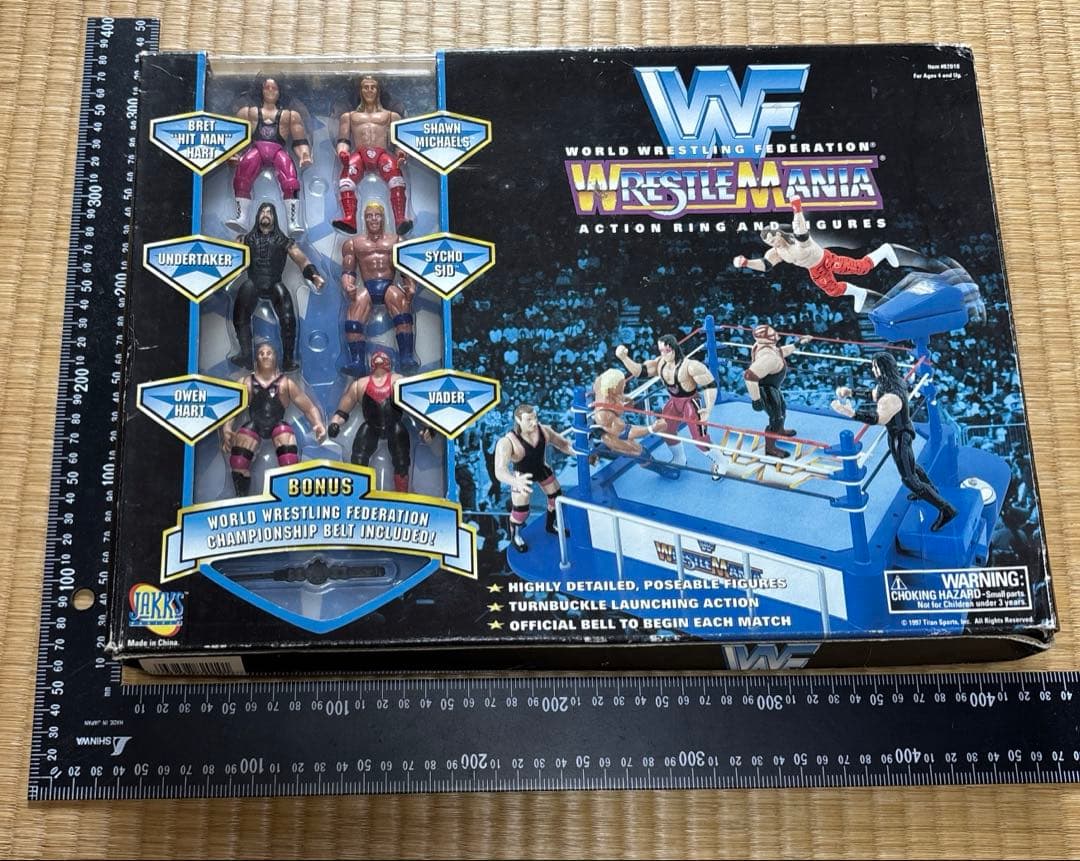 フィギュア用プロレスリング（ゴング付き）＋WWFレスラーフィギュア