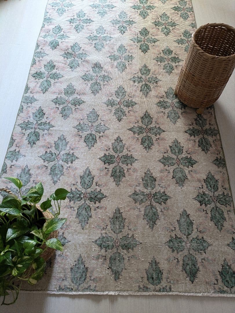 109×201 落ち着きベージュ　リーフ柄　トルコヴィンテージラグ