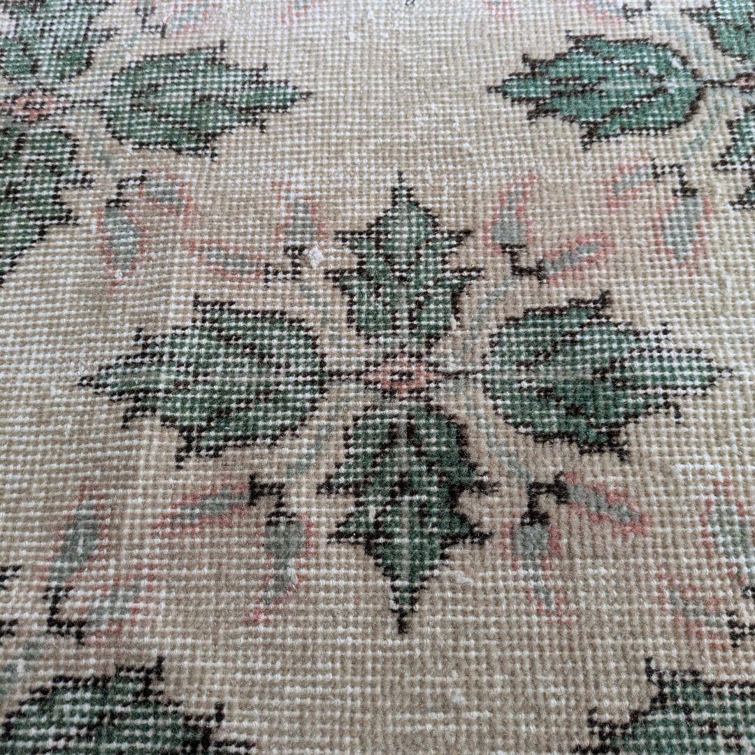 109×201 落ち着きベージュ　リーフ柄　トルコヴィンテージラグ