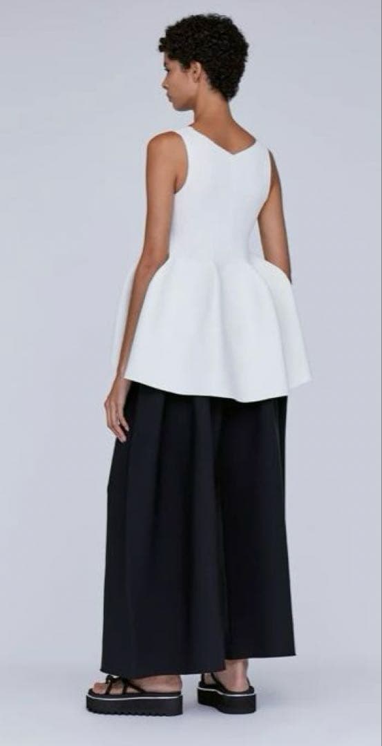 【新品タグ付】【CFCL】ポッタリーノースリーブトップ　オフホワイト