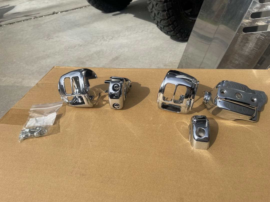 XL1200Sハーレーダビッドソン用　スイッチ回りカバー　計3点