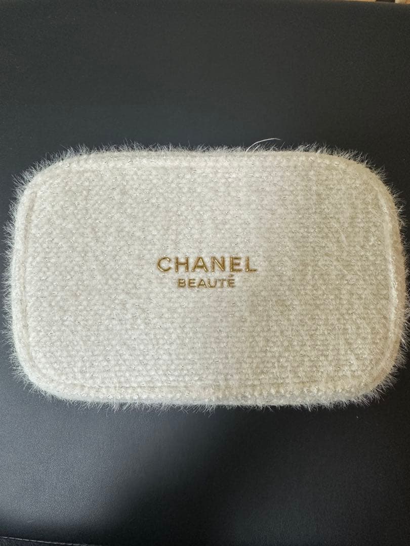 2024クリスマスコフレ　シャネルエッセンシャルセット　CHANEL