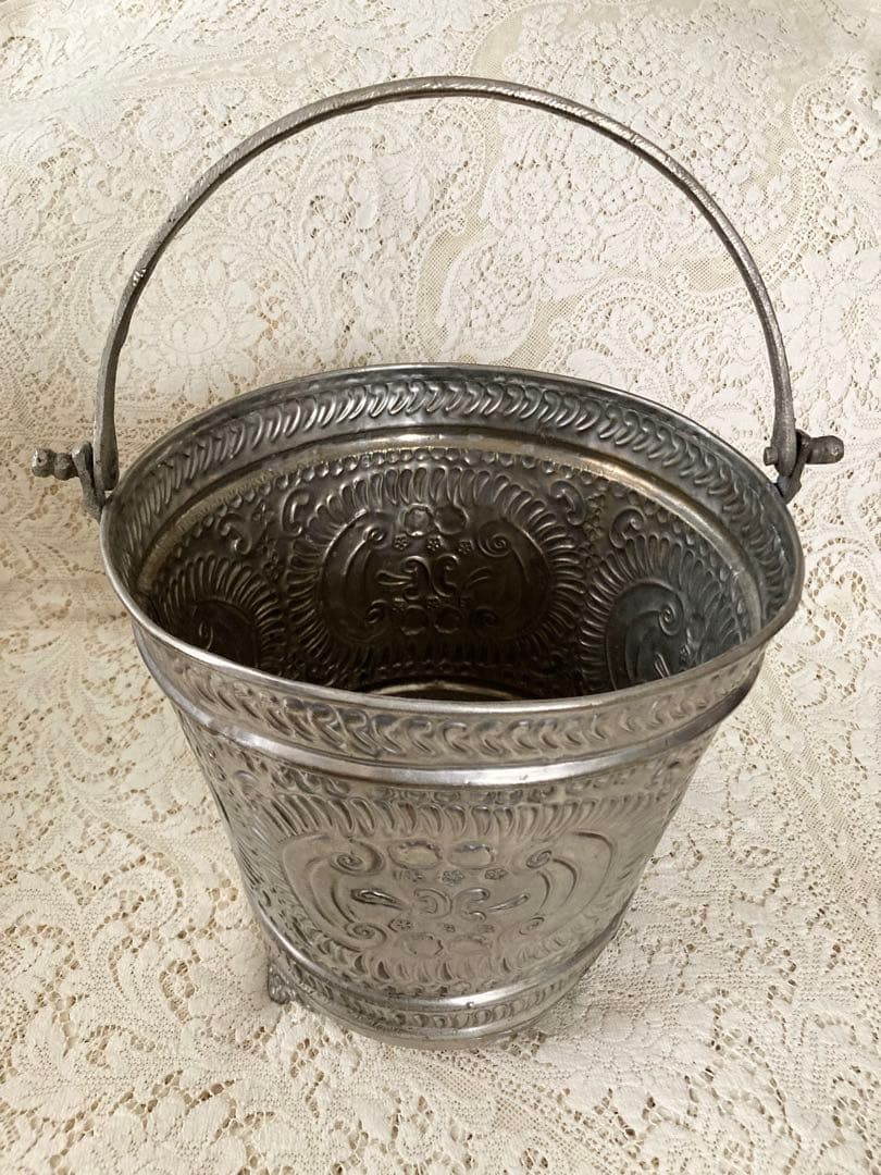 再値下　英国ヴィンテージ　味わい&存在感♪ブリキ打出し装飾インテリアバケツ　難有