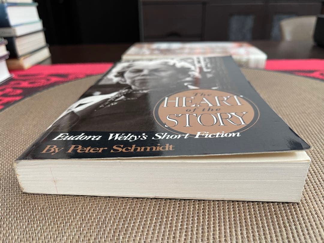 洋書 The Heart of the Story: Eudora Welty