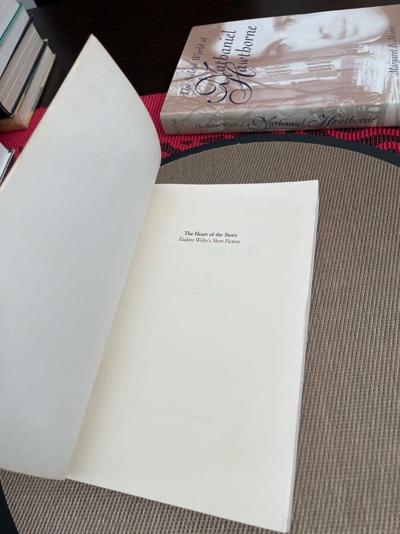 洋書 The Heart of the Story: Eudora Welty