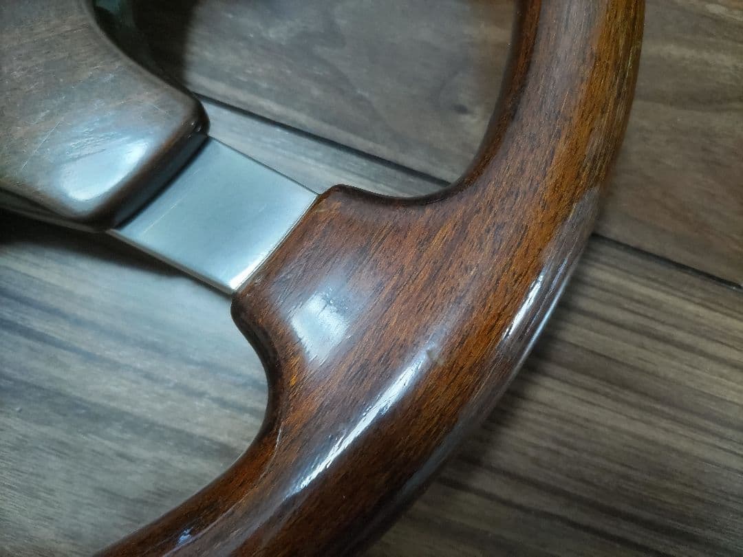 momo ウッドステアリング ASTRA 360mm