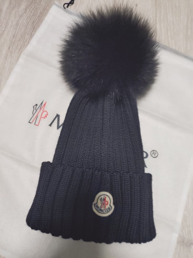 【美品】モンクレール　ニット帽
