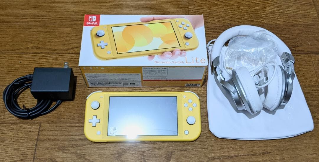 【中古品】Nintendo Switch Lite+ 電源+ATH-AR5BT