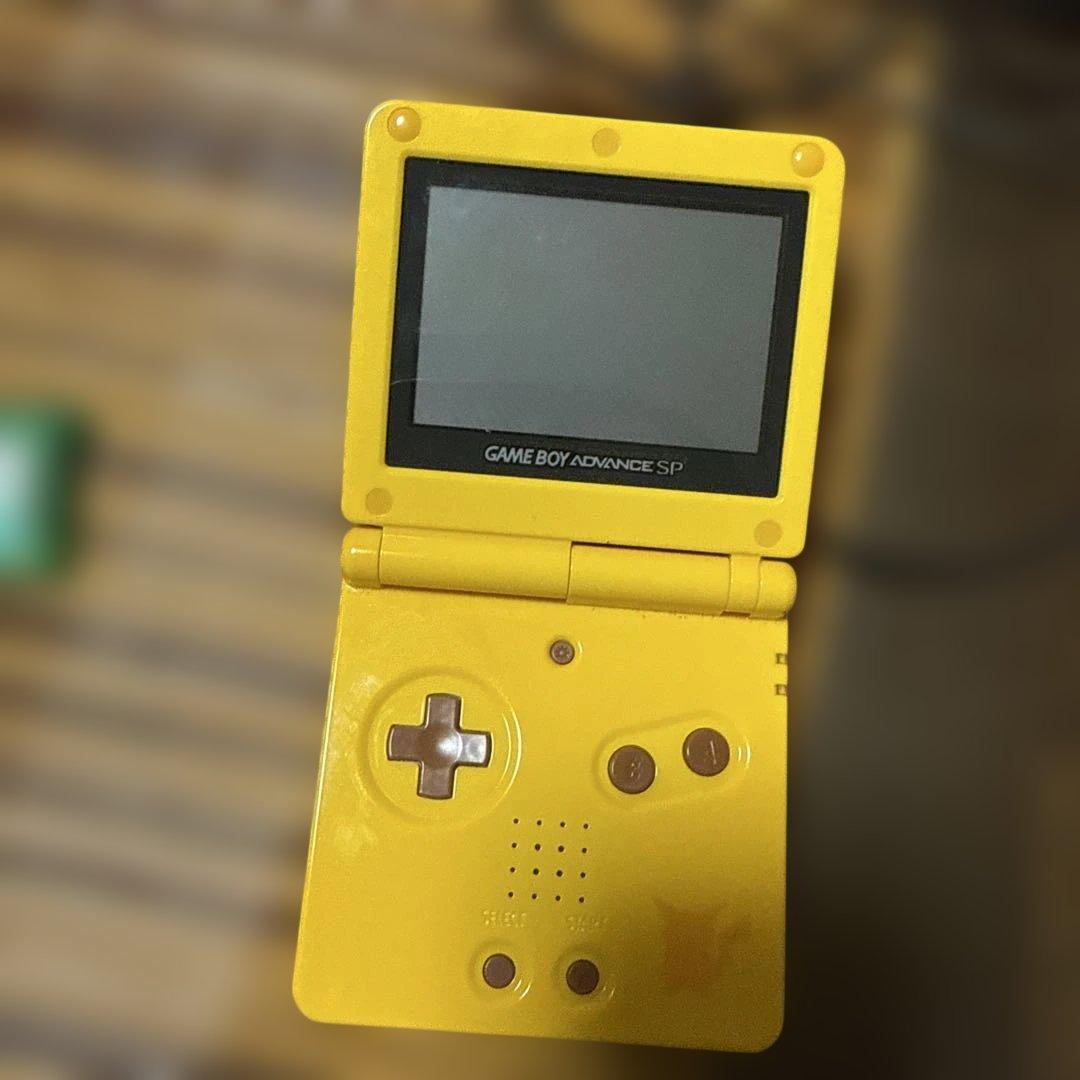 ゲームボーイアドバンスspピカチュウデザイン、ポケモンエメラルドソフトセット