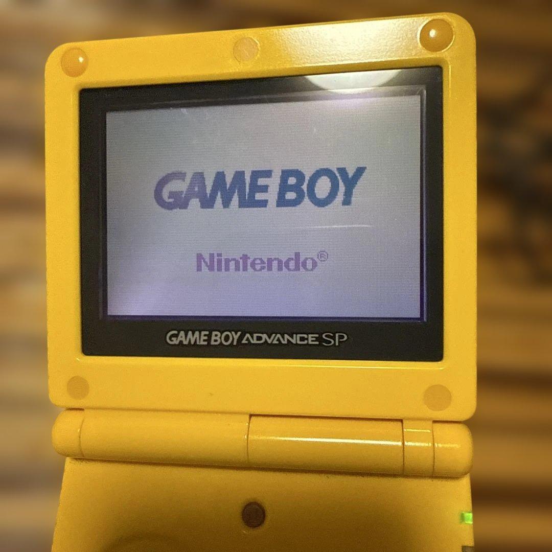 ゲームボーイアドバンスspピカチュウデザイン、ポケモンエメラルドソフトセット