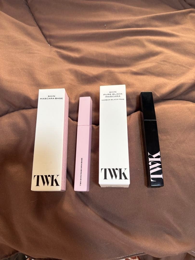 TWK シン ピュアブラック マスカラ & ベース セット