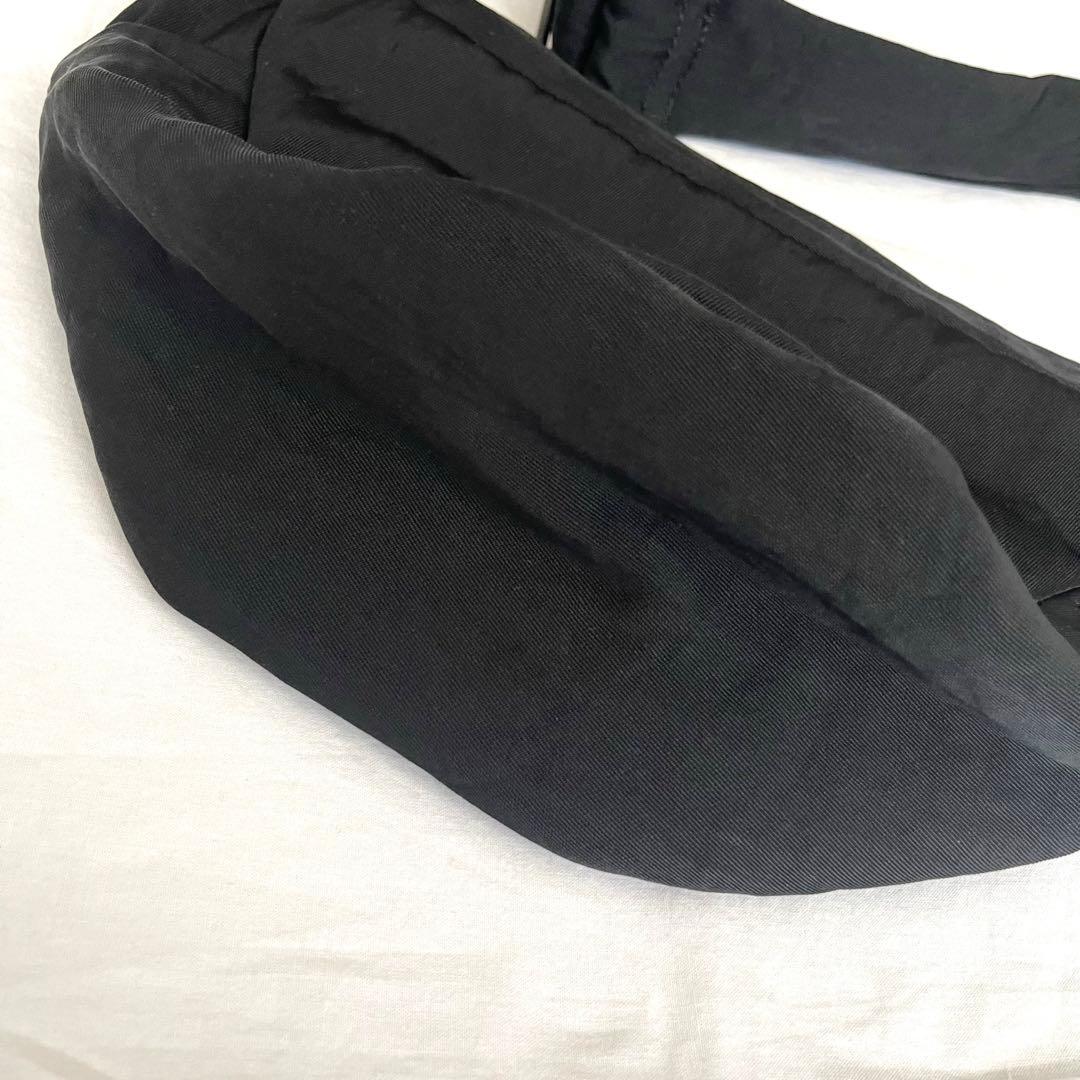 【極美品】ITTI ANNIE PUFFER MINI MOONBAG ブラック