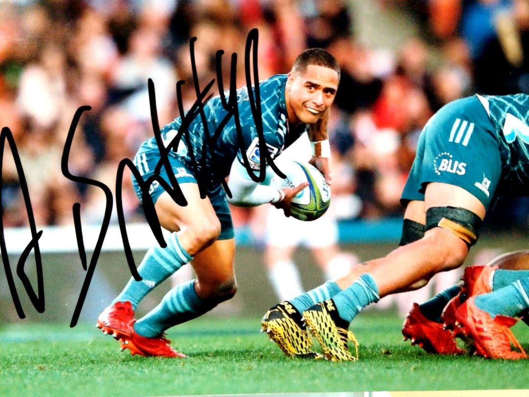 セール中…アーロン・スミス直筆サイン入り2Lサイズ写真…ニュージーランドラグビー
