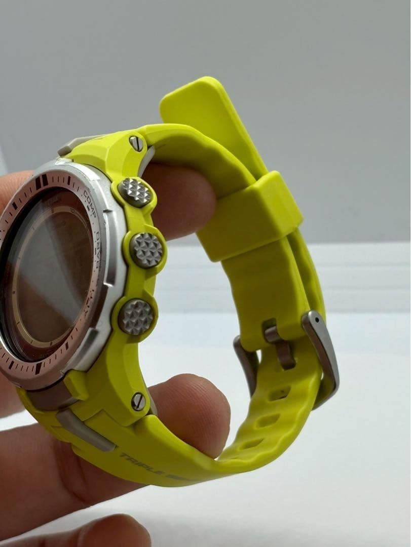 カシオ　プロトレック　PRO TREK　腕時計　PRW-3000　イエロー