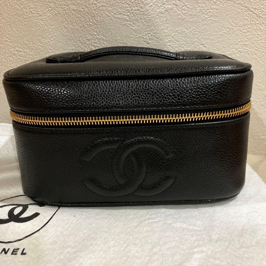 CHANEL ブラック レザー ボックスバッグ