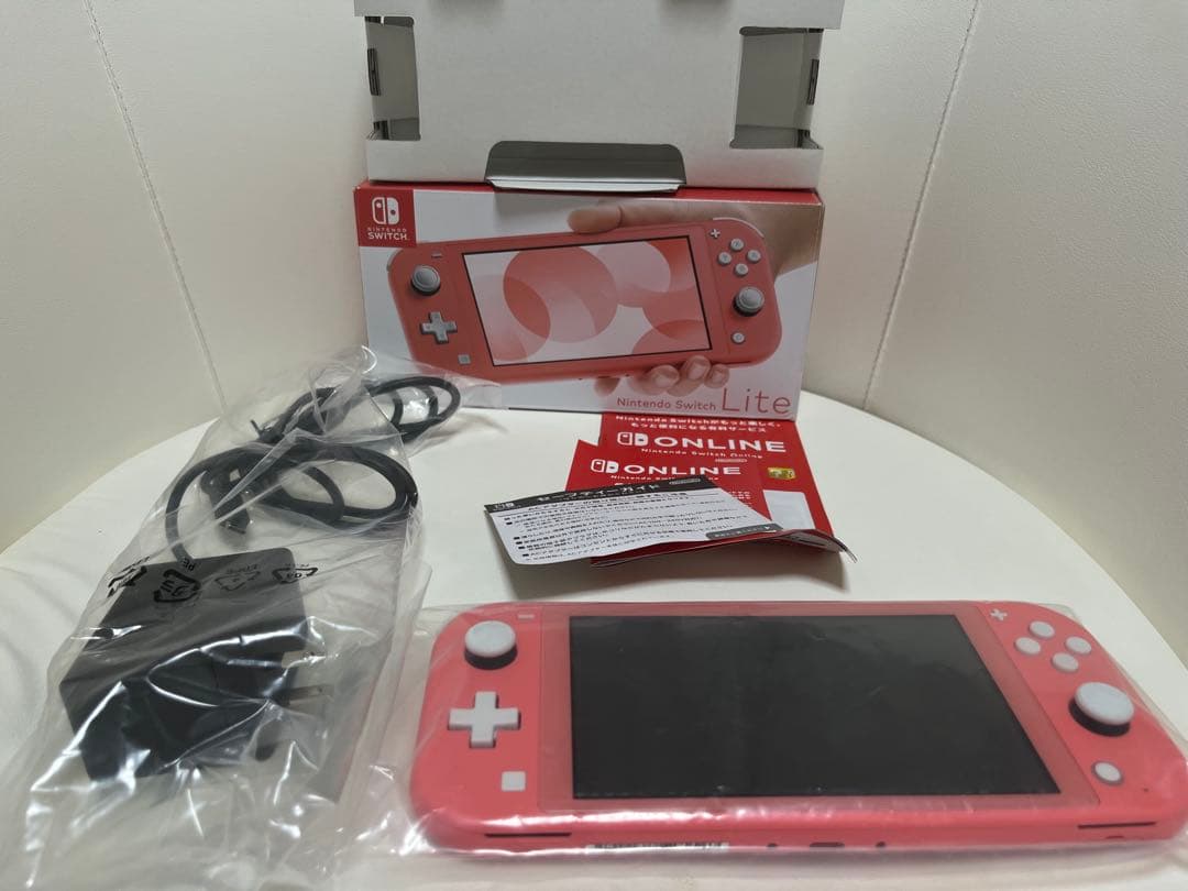 任天堂Switchライト ピンク 本体